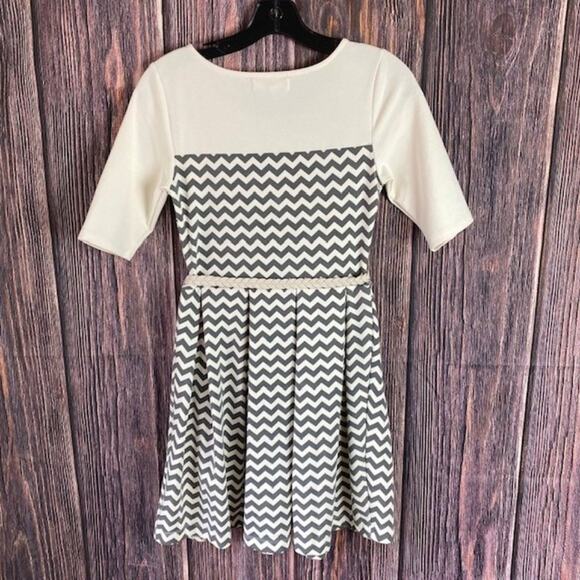 Altar'd State Women's Black & White Chevron Print Dress Size XS - Picture 3 of 8